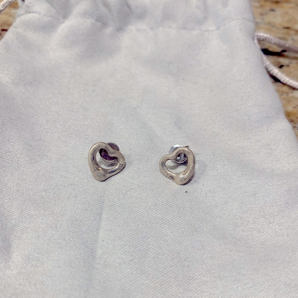 Open heart stud earrings in silver 11mm